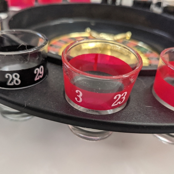 Shot Glass Roulette Drinking Game Set 🎲🥃 - Picture 7 of 9